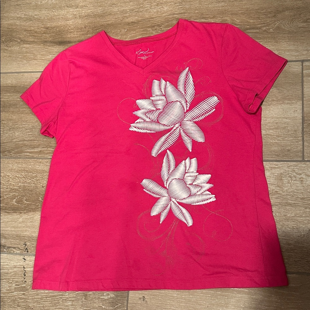 Kim Rogers Vibrant Pink T-Shirt w Textured Floral Design. Large